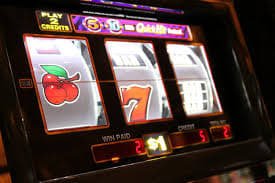 funk998 Esports APP မြန်မာ Mobile Phone မှ Live Bet ချနေသောမြင်ကွင်း
